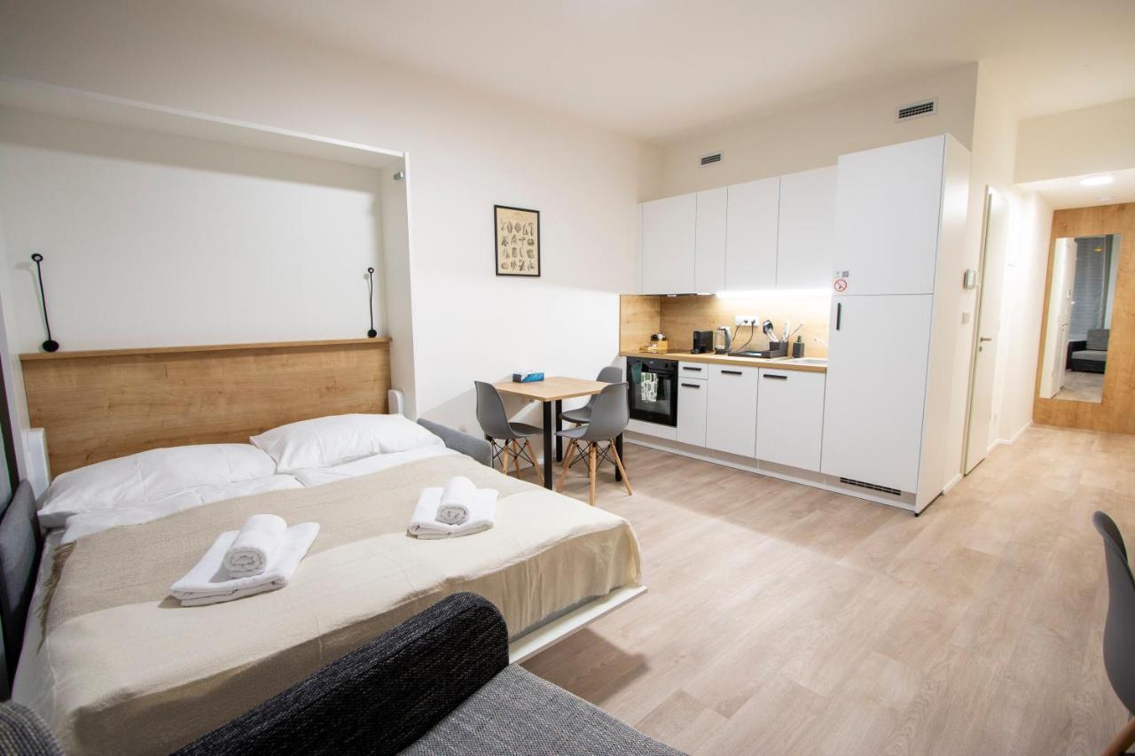 Kora Apartments Andel Прага Екстер'єр фото