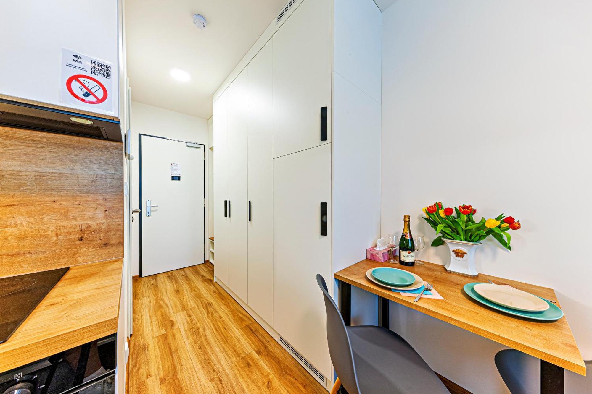 Kora Apartments Andel Прага Екстер'єр фото