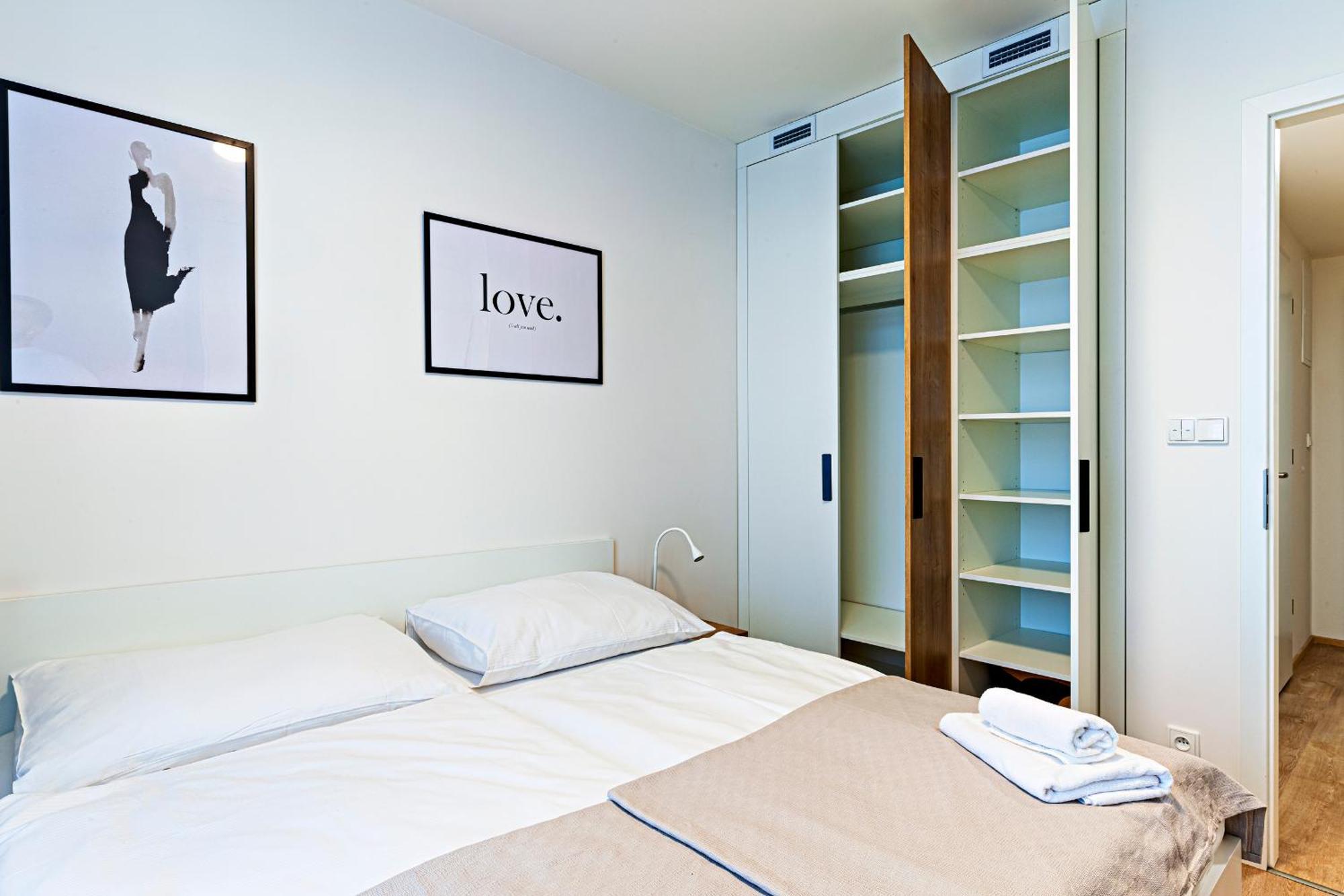 Kora Apartments Andel Прага Екстер'єр фото